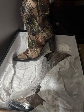 Camo Studded Western Boot - Women Daniel Dimond